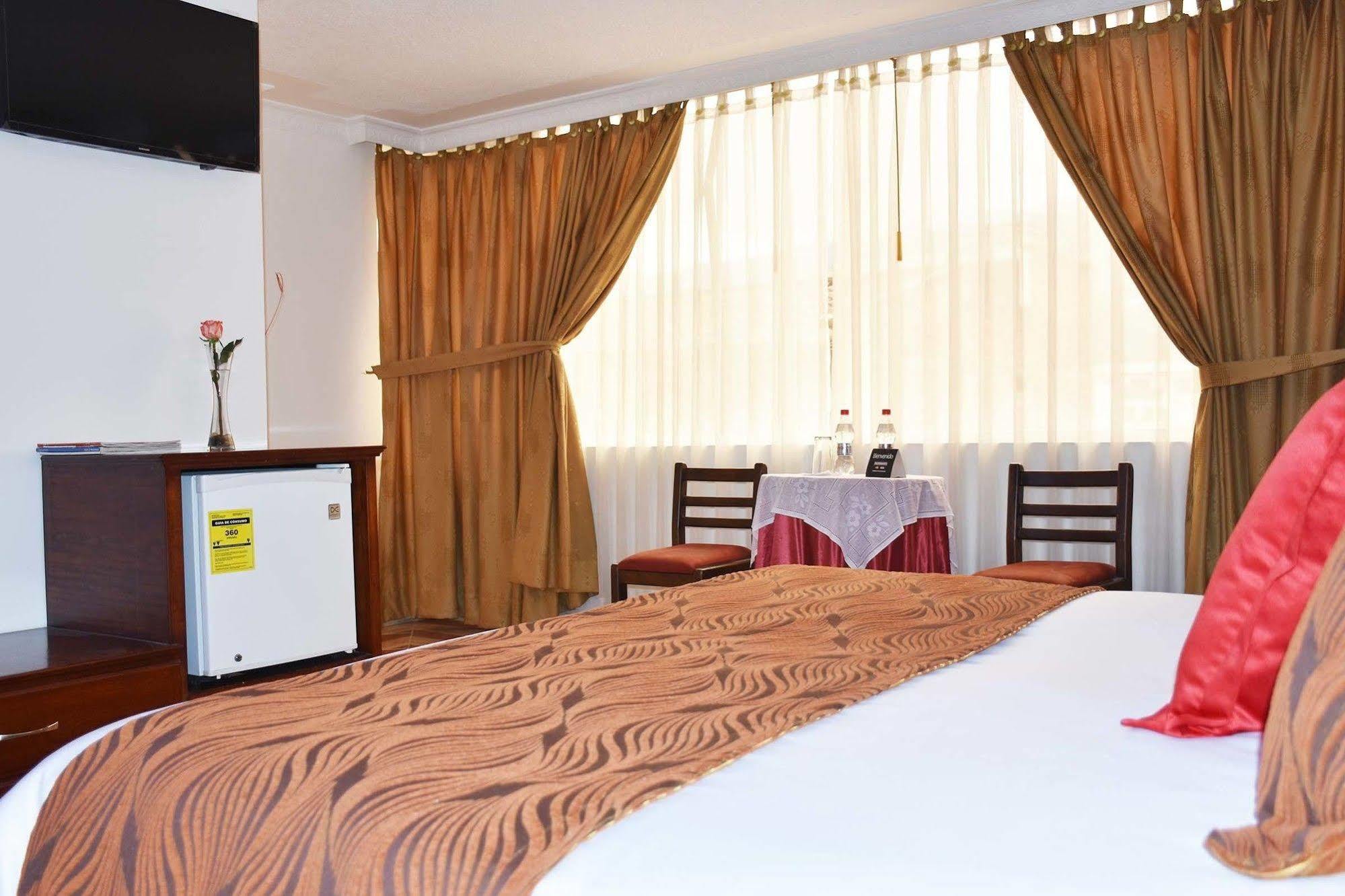 Hotel Plaza Victoria Ibarra Εξωτερικό φωτογραφία