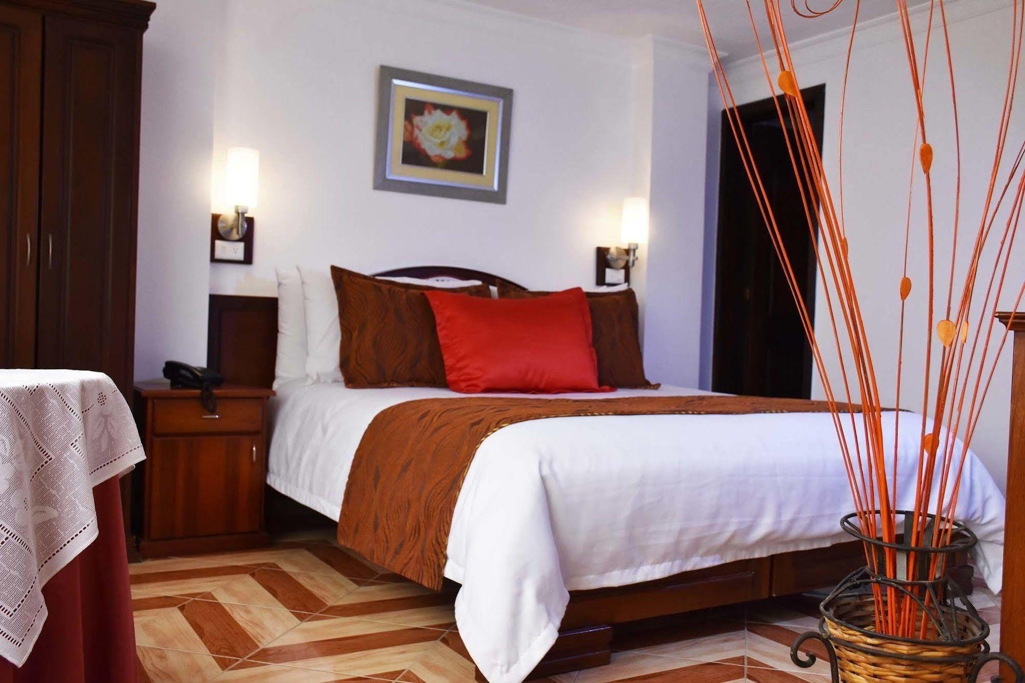Hotel Plaza Victoria Ibarra Εξωτερικό φωτογραφία